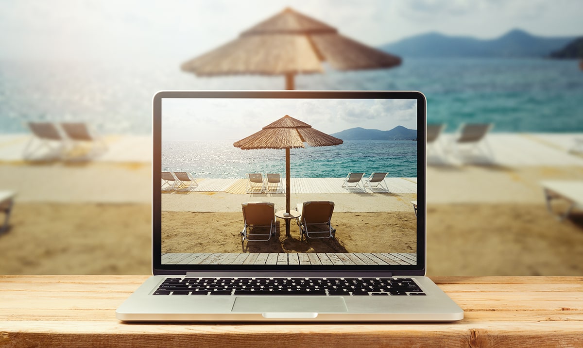 work-from-the-beach-1-min